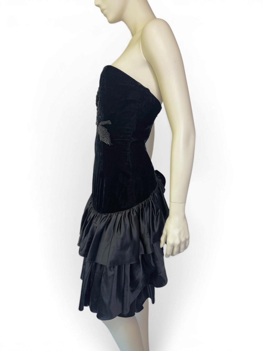 80s Alyce Designs Beaded Black Velvet Party Dress Strapless with Tiered Ruffles - Picture 10 of 13